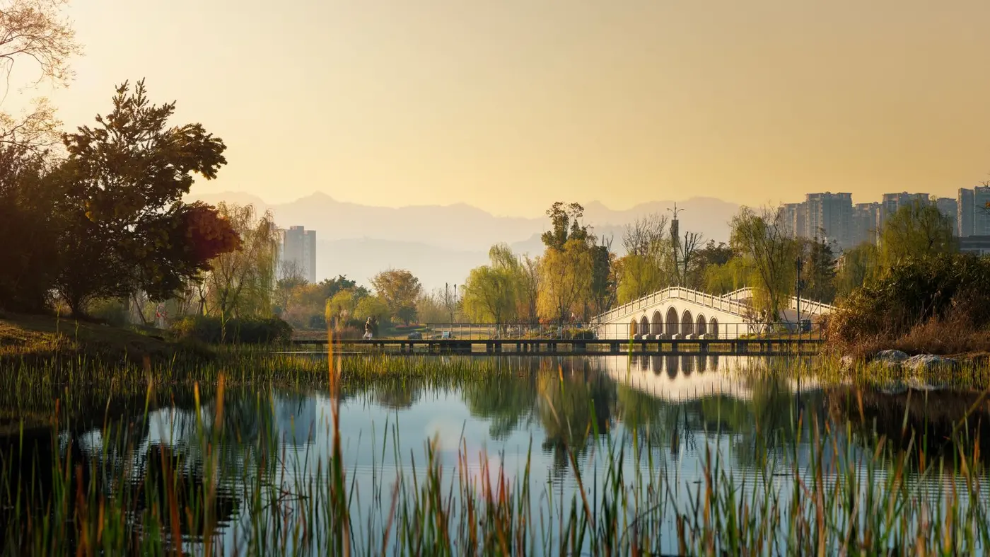 Riverside teahouses and People’s Park