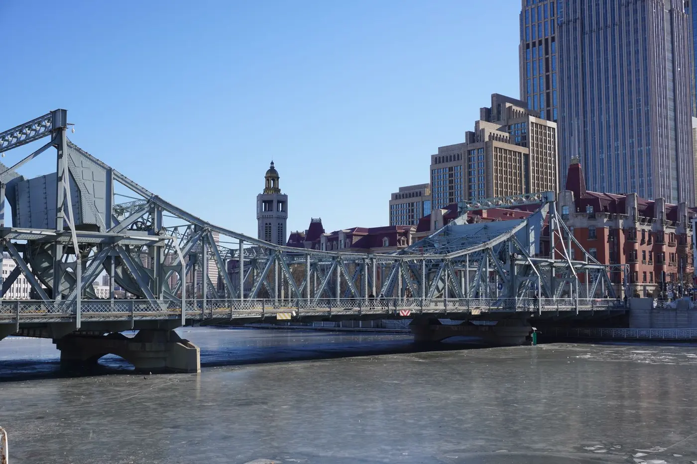 Jiefang Bridge and the openable bridges